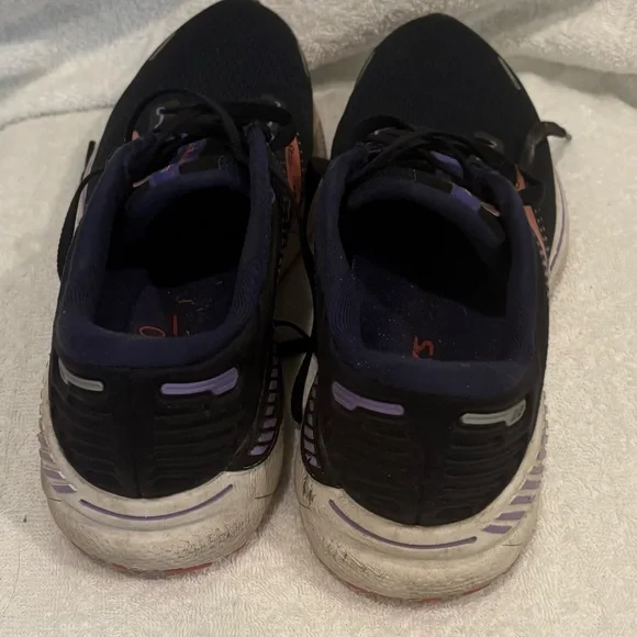 Brooks Black/Navy/Pink Athletic Shoes size 10
Adrenaline GTS women’s - Picture 7 of 7